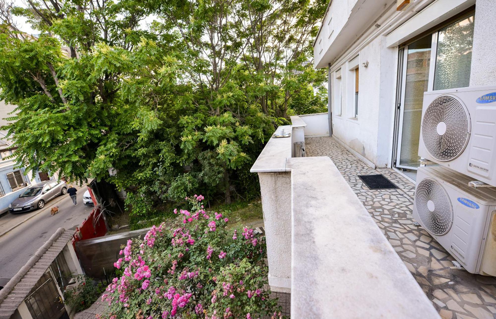 Bucharest City Center Suites Ngoại thất bức ảnh