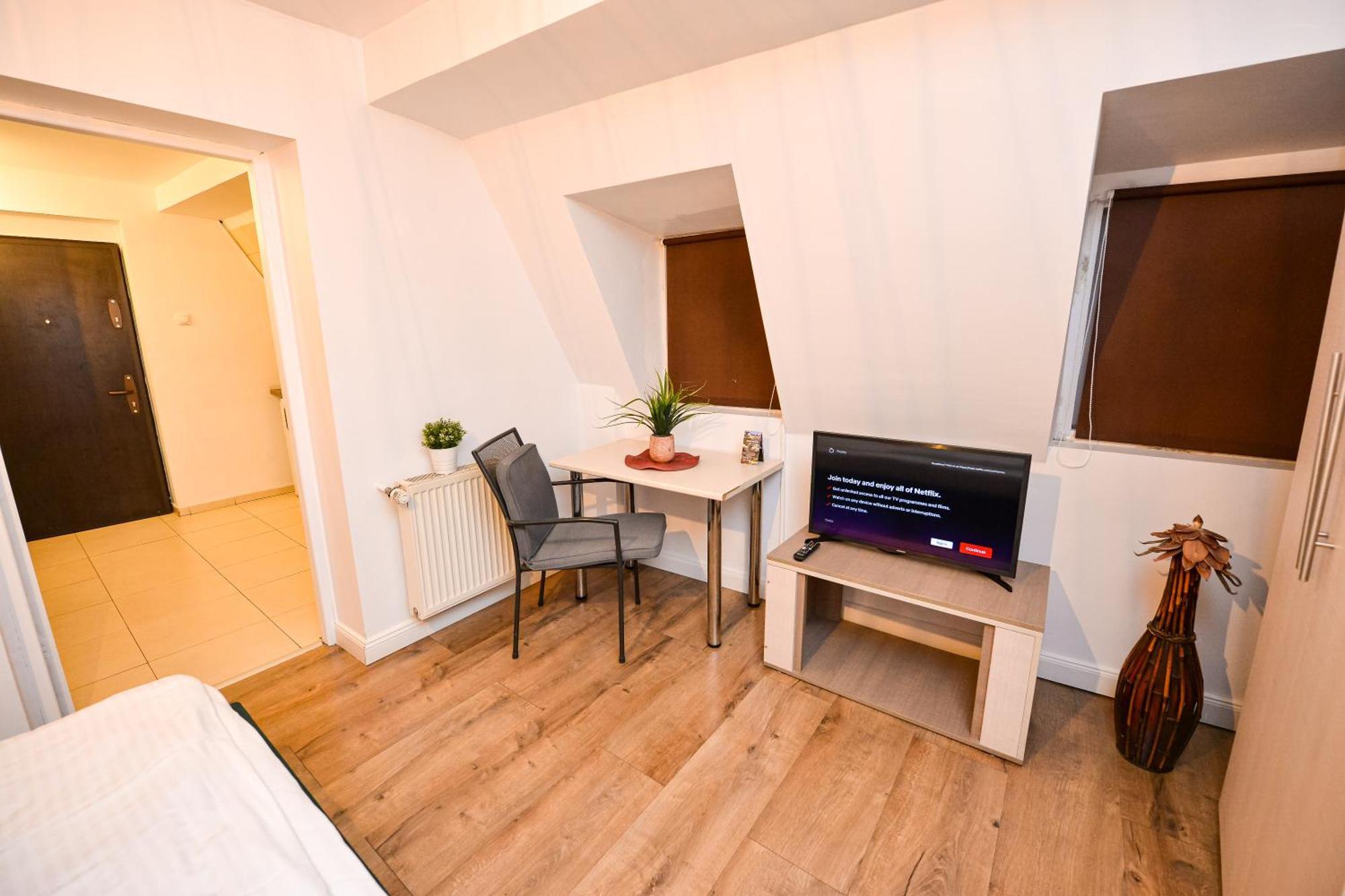 Bucharest City Center Suites Ngoại thất bức ảnh